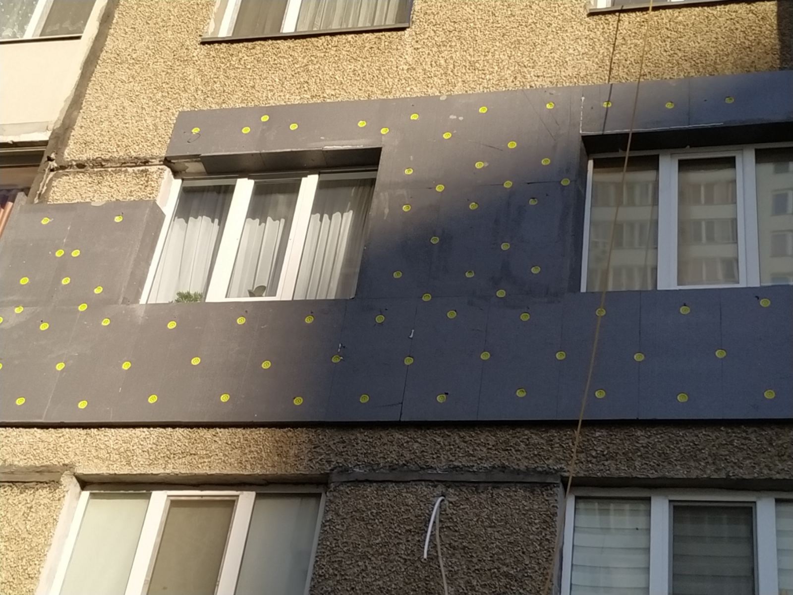 Що варто знати, перш ніж робити утеплення фасадів у Києві